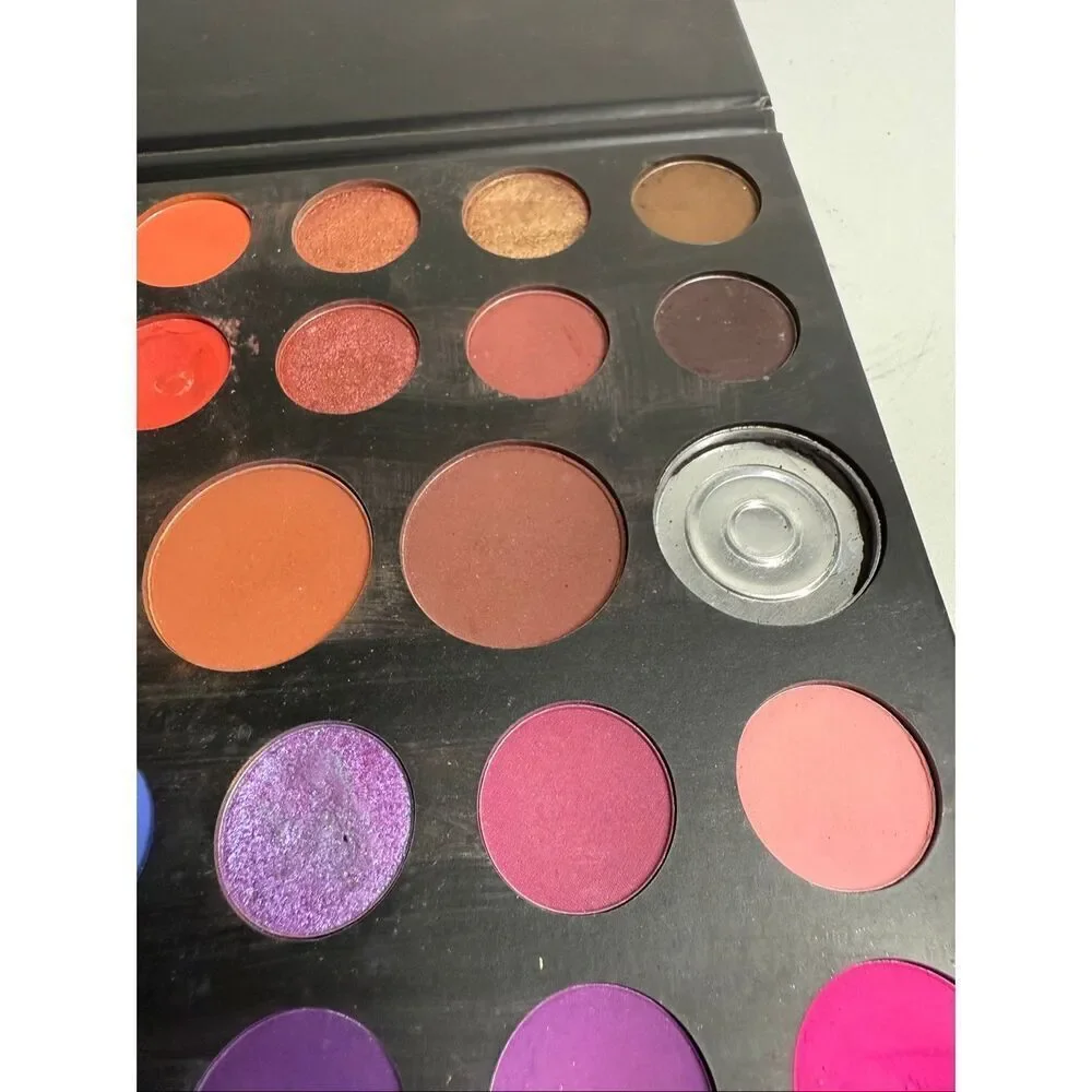 The Morphe x James Charles Artistry Palette Eyeshadow Used